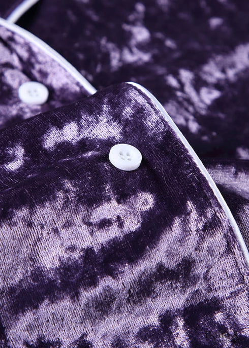 Pijama bohemio de terciopelo morado.